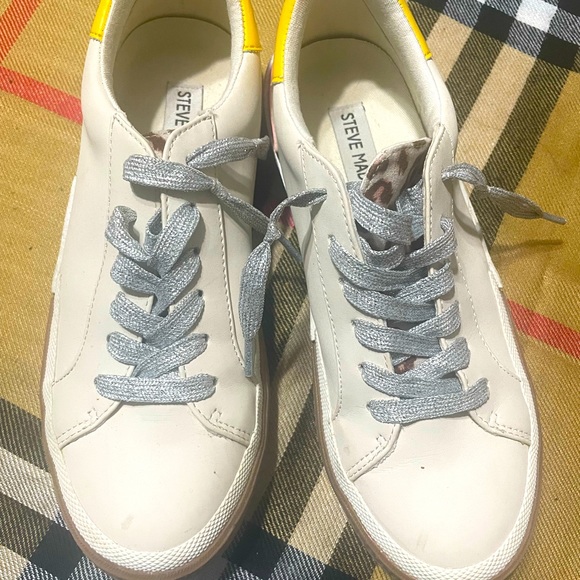 Steve Madden sneakers - Picture 3 of 4